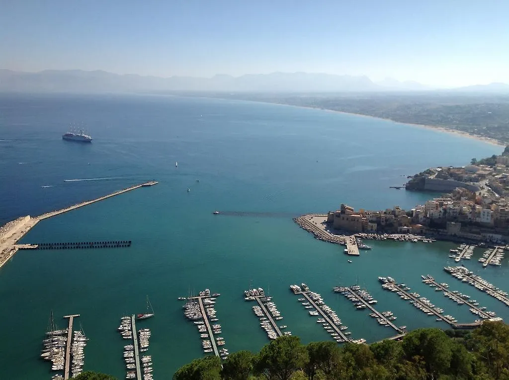 Casa Chiarenza Hotel Castellammare del Golfo 2*,  Olaszország